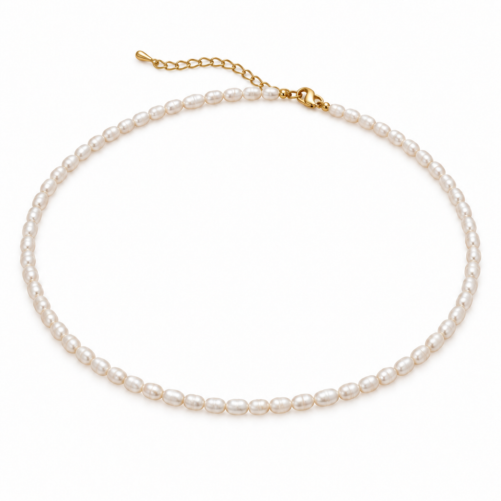 Adjustable Signe Pearl Necklace with cultured rice pearls, a lobster clasp and a 5 cm extender